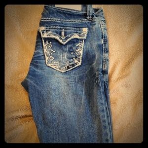 Ariya distressed jeans